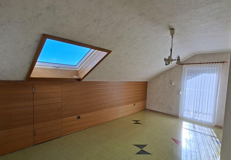 Doppelhaushälfte in stadtnaher Panoramalage von Schwäbisch Gmünd – Zimmer OG
