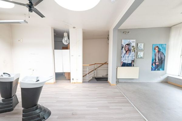 Vielseitige Gewerbeimmobilie in zentraler Lage von Stade – Ideal für Büro, Praxis oder Einzelhandel