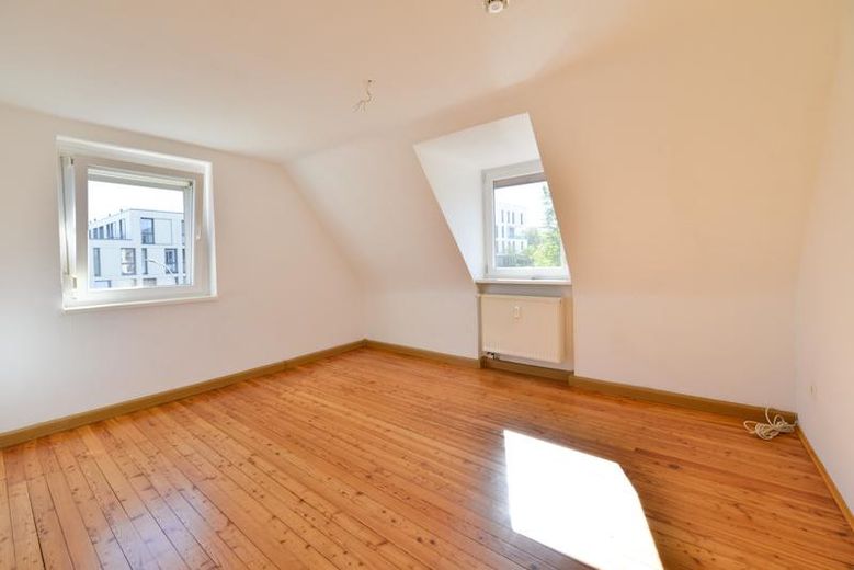 2,5 Zimmer.  |  2 Garagen. |  Bezugsfrei.  |  Und das im oberen Frauenland. – Foto 2
