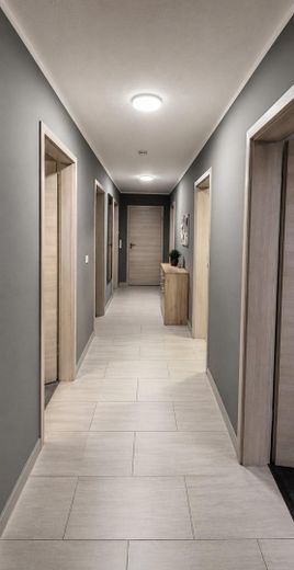 *Neuwertig & Zentral*: Geräumige 4-Zi.-Wohnung mit Balkon & Gäste-WC in Westerbeck – Flur 1