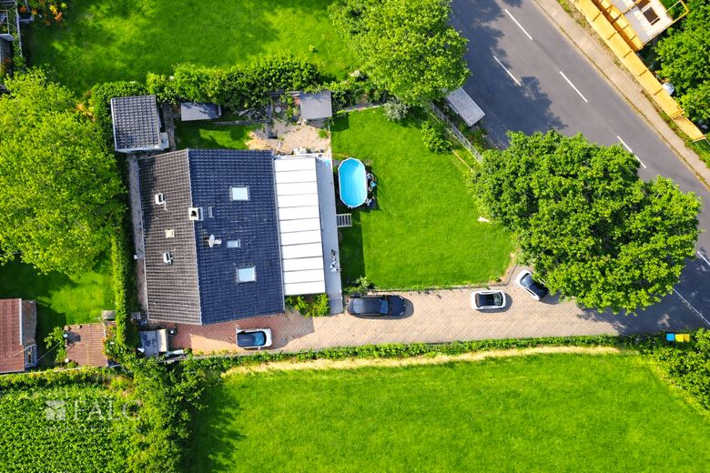 Provisionsfrei! Großzügiges Einfamilienhaus in Köln-Auweiler! – Tagaufnahme