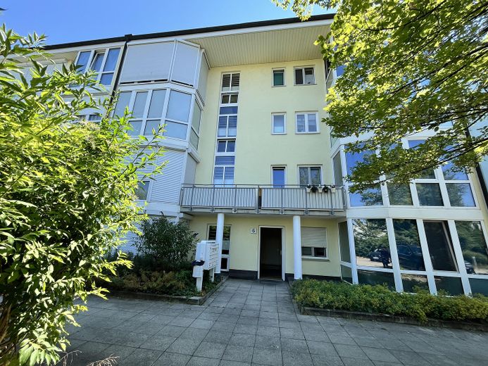 !Provisionfrei! Etagenwohnung mit Balkon und Wintergarten – फोटो 1
