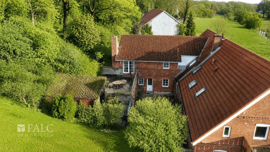 ***Ihr neues Zuhause: Gepflegte Doppelhaushälfte mit viel Platz und idyllischem Garten*** – Luftbild
