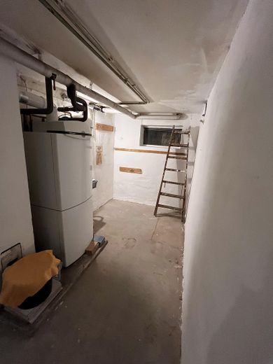 Ruhige Lage mit grossem Garten am Ende einer Sackgasse – Heizungskeller