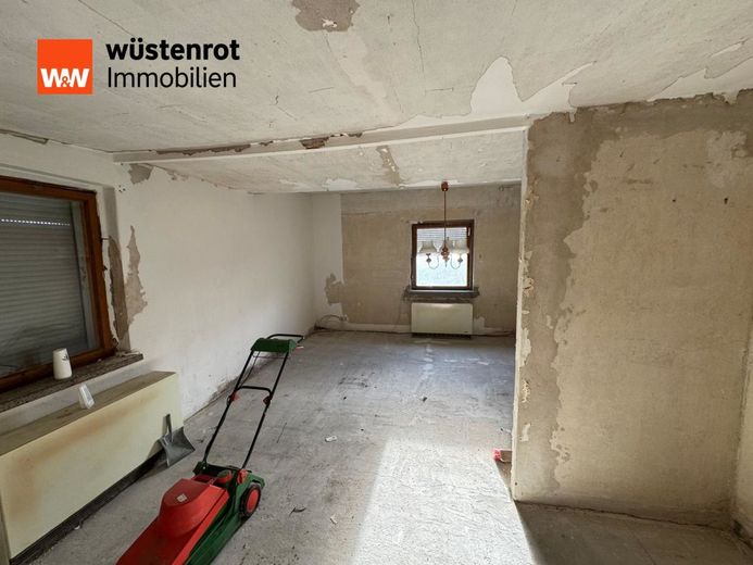 Sanierungsbedürftiger Bungalow mit Potenzial in Oranienbaum-Wörlitz. Neubau ebenfalls möglich... – Zimmer