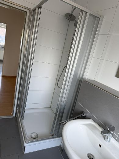 Ruhige Wohnung mit Gartennutzung im 1. OG – Badezimmer