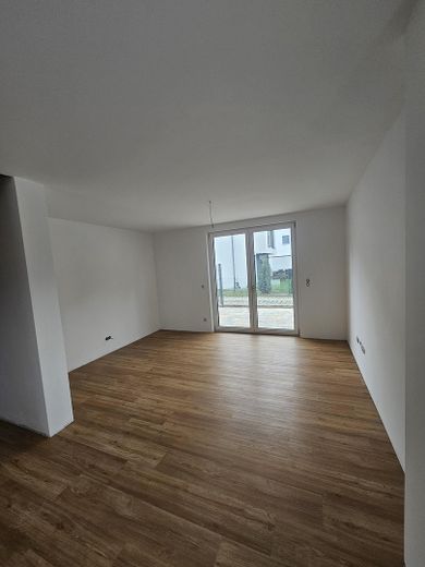 Première occupation, immeuble de 8 logements à Nürnberg-Eibach – Wohnzimmer