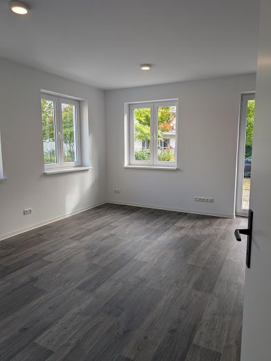 Moderne 2-Raum-Wohnung im Neubaustandard mit Terrasse – Bezugsfertig zum Verkauf – Wohnbereich