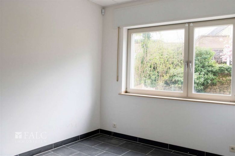 Solide Praxisfläche in der Fussgängerzone – Büro