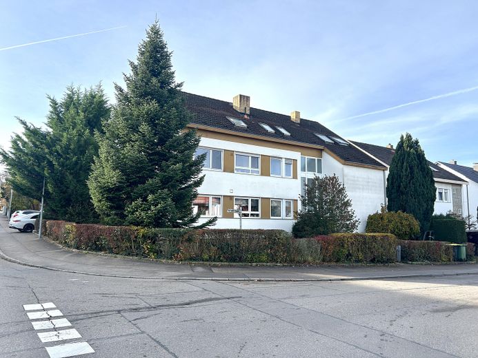 Gerenoveerd appartement voor forenzen, studenten met inbouwkeuken en badkamer met daglicht – Schwäbische Kehrwoche