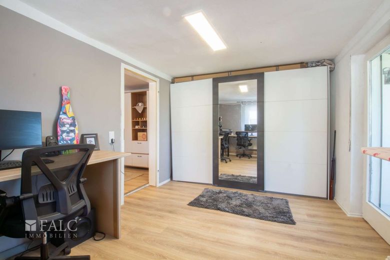Kuschelnest mit Garten! – Büro