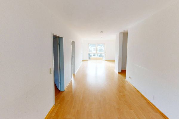 Amplio piso de 3 habitaciones con BALCÓN soleado en Troisdorf-Spich