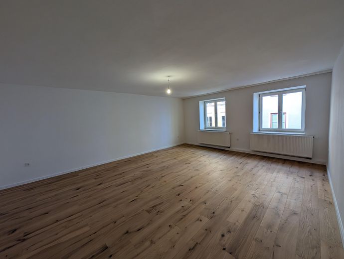 Altstadtjuwel mit Charme – 4 Zimmer provisionsfrei – Wohnzimmer