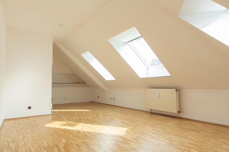 Tolle moderne DG Wohnung – Wohn-Esszimmer
