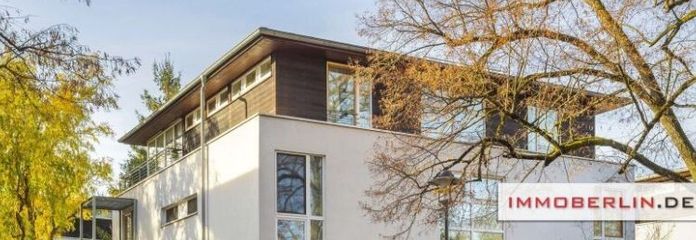 IMMOBERLIN.DE - Bezugsfreie Wohlfühlwohnung am See mit großer Terrasse