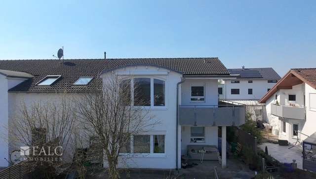 96 m² Wohnkomfort: Helle 4-Zimmer-Wohnung mit Balkon und Extras – Gartenseite Ansicht
