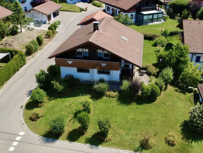 DOM DLA RODZINY W DOSKONAŁEJ LOKALIZACJI – Zdjęcie 1