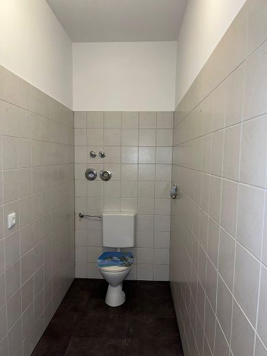 WC mit Waschmaschinenanschluss