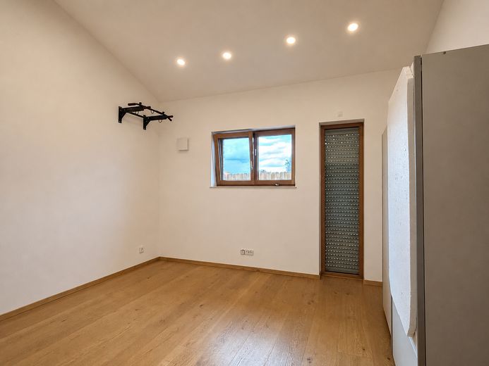 ein Arbeits-/Kinderzimmer