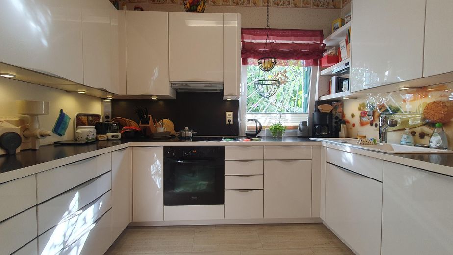 Detached house with granny apartment, pool and large garden in Remscheid Süd – Haupthaus Küche 2