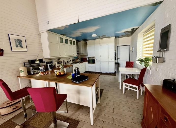 Four Units. An Exceptional Property – Photo 6