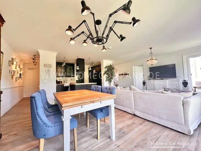 Lichtdurchflutete Designwohnung mit Balkon – 93b8ceffe8057b4e12215736308aa747376114b7.jpg