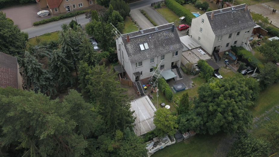 Charmant vrijstaand huis met balkon, garage en tuin – uw nieuwe thuis in Prausitz – Luftbild