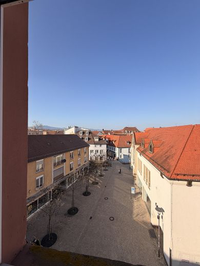 Edificio residencial multifamiliar renovado, 5,5 % de rentabilidad, casco antiguo de Landau, 4 unidades, dividido en régimen de propiedad horizontal, sin comisión – Foto 11