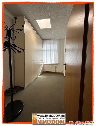 3-Zimmer-Büro mit Möblierung &amp; Einbauküche in Zwickau, verkehrsgünstige Lage, zu vermieten! – Innenansicht