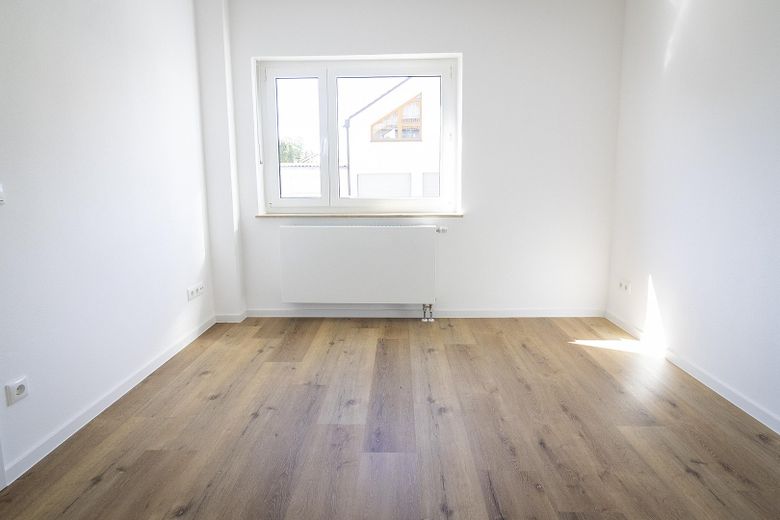 *Sin comisión*, *Modernizado*, *Porción de jardín* Venta de piso en planta baja en Niederwerrn – Wohnen