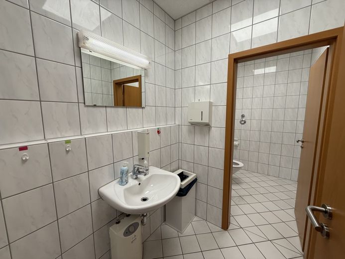 ATIK: Perfekte Lage zwischen Ettlinger Tor und Schlossplatz - provisionsfrei – WC