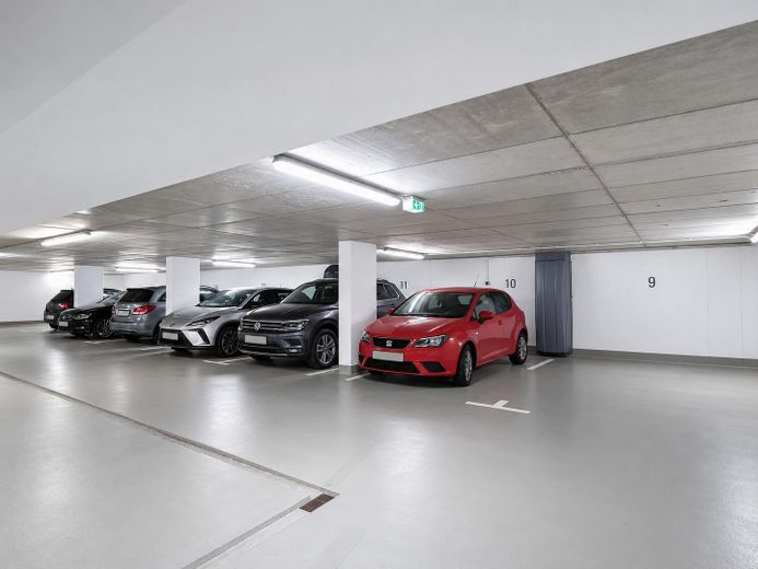 Comfortabel, gemeubeld appartement met parkeerplaats op een centrale locatie in Konstanz – Tiefgarage