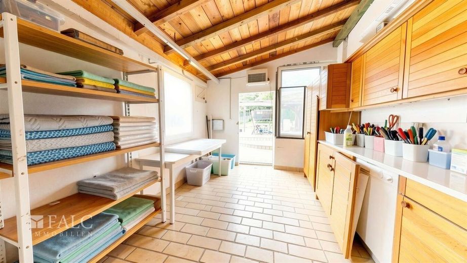 Gut erhaltener Altbau mit grossem Platzangebot – Backstube an Wintergarten