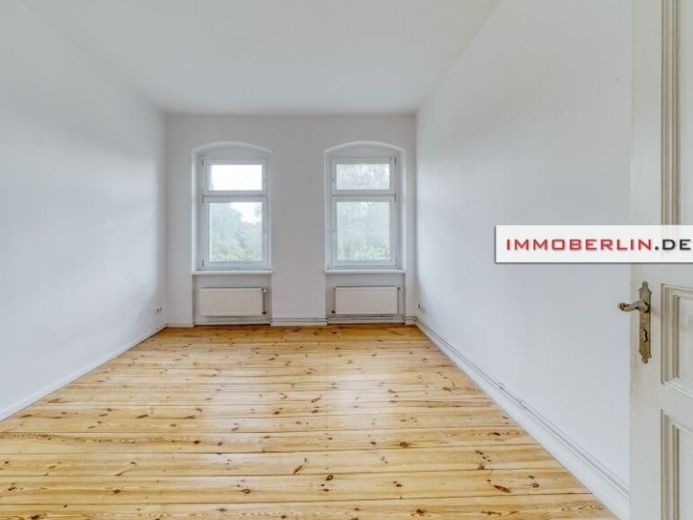 IMMOBERLIN.DE - Liebenswürdige Altbauwohnung mit Westloggia – Foto 1