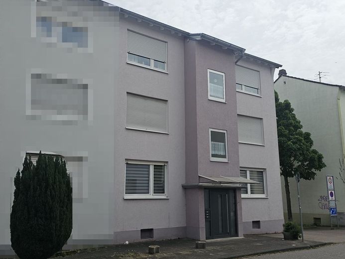 Das Fackelrondell ist nur ein Steinwurf entfernt. 
Große Wohnung im Quartier Kotten zu verkaufen! – Wohnung im 2.OG u. DG