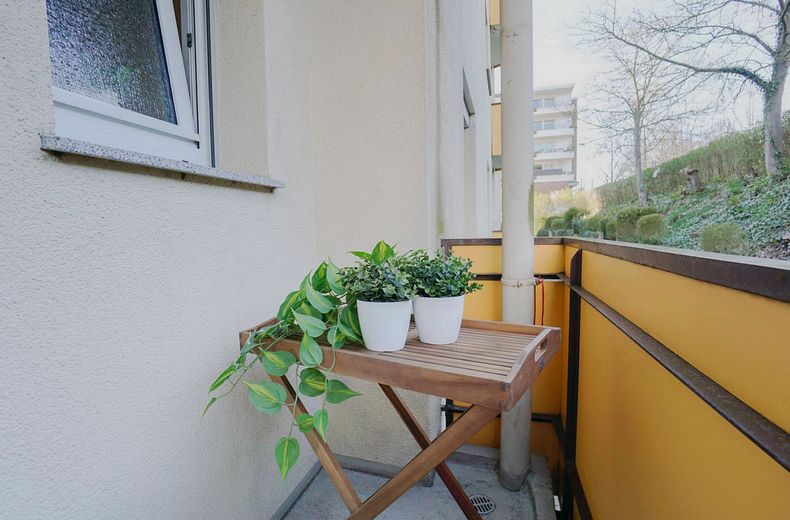 Helle 3-Zimmer-Wohnung mit guter Verkehrsanbindung – im Herzen von Bremerhaven – Balkon/Küche