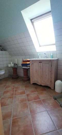 Schönes helles Badezimmer...