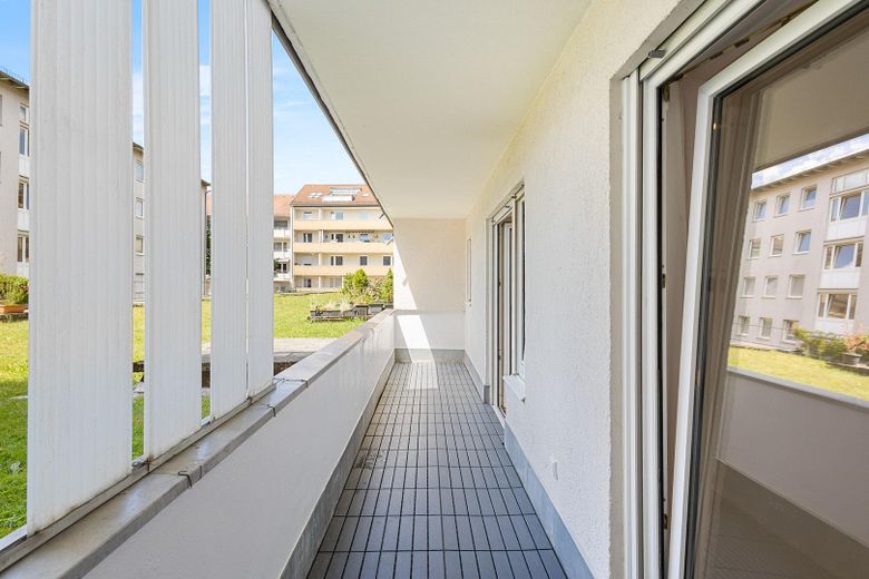 Provisionsfrei & Kernsaniert vom Architekten - 2 Zimmer, Loggia und EBK – Loggia