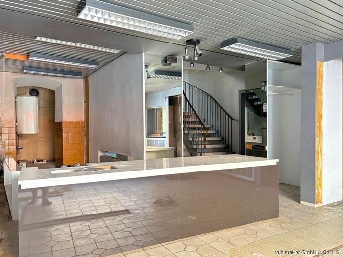Vielseitiges Wohn- und Geschäftshaus in Hof - zentrale Lage, große Chancen – VUB0002277-12