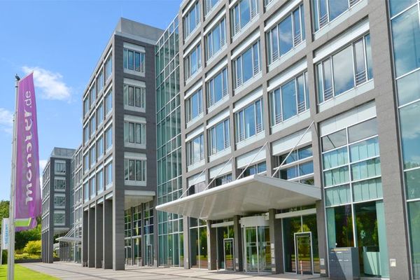 KLE!N - Provisionsfrei - Modernes Bürohaus mit Kantine
