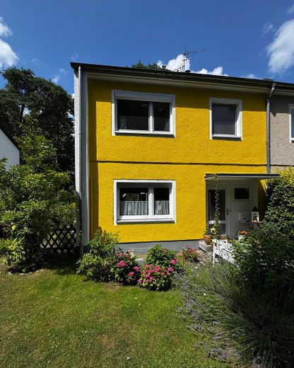 VAN PARTICULIER - Eindwoning met groot perceel in Berlin-Nikolassee – Vorderseite des Hauses