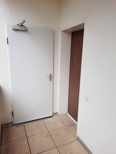 Laubengang / Wohnungstüre