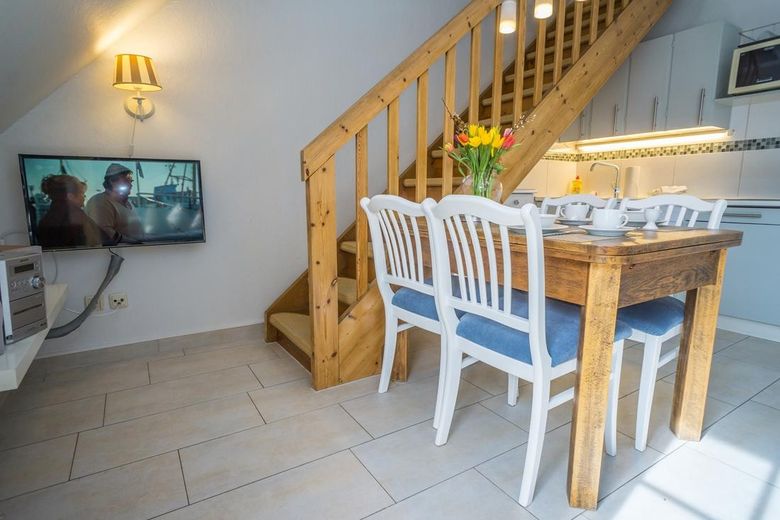 List/Sylt: charmante Eigentumswohnung Obergeschoss (1.Stock) + DG – Wohnzimmer Koch- Essbereich