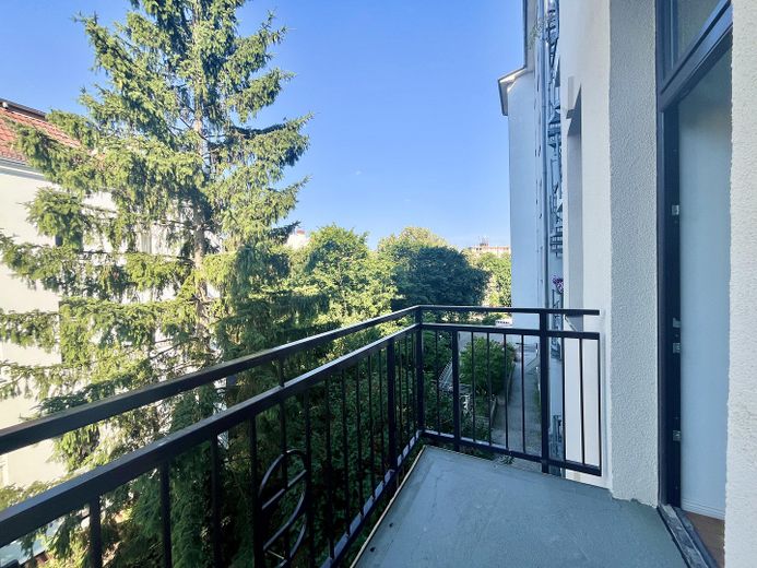 2 Zimmer in saniertem Altbau | absolut ruhig | Balkon | EBK | Keller – Foto 3