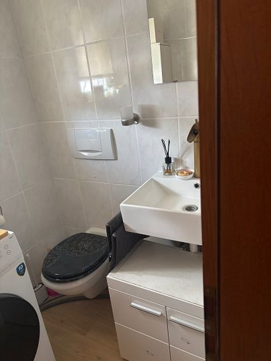 Casa unifamiliare a Kaufungen con appartamento indipendente – Foto 2