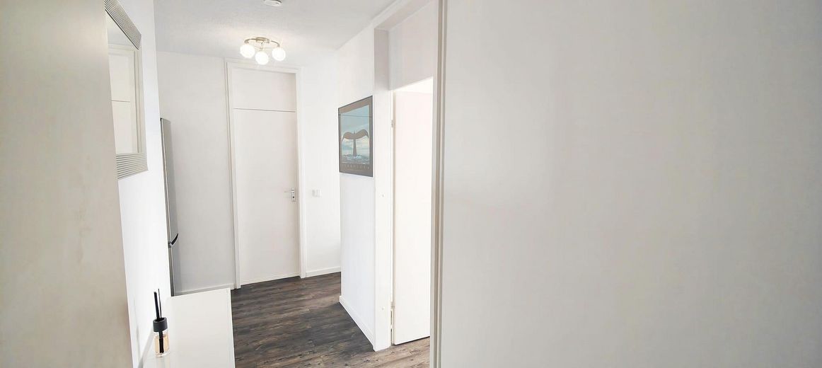 Sofort frei oder tolle Kapitalanlage: Helle Wohnung in zentraler Lage – Flur
