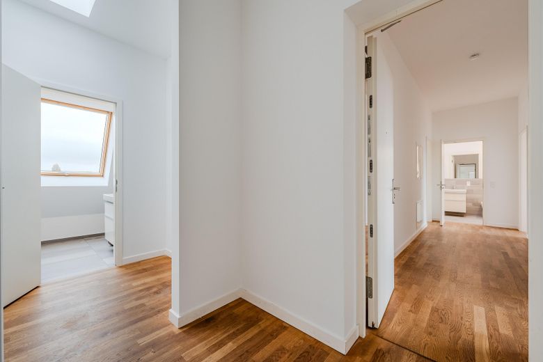 Dachgeschosswohnung direkt am Boxhagener Platz ! 7-Zimmer ! Provisionsfrei ! – Eingangsbereich