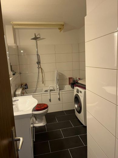 Alt-Marl'de balkonlu 2 odalı daire – Badezimmer