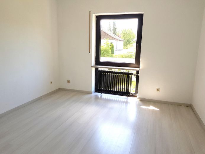 Casa a schiera centrale tranquilla a Neukeferloh - 5 locali + locale hobby + garage – Schlafen 2 - ca. 11,4 m²