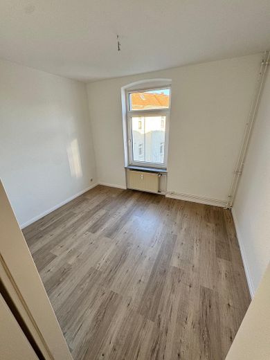 Zentral gelegene, helle 3-Raum Wohnung über 71,67 qm ab 01.08.2026 – 3. Zimmer